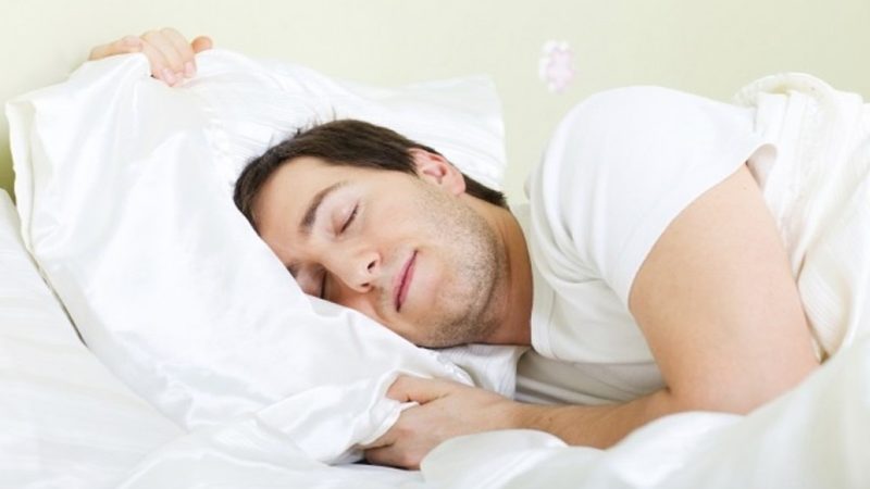 Tidur Terlalu Lama Ternyata Lebih Berisiko Bagi Kesehatan.