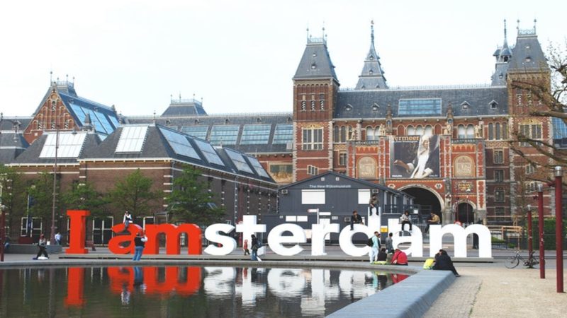 Amsterdam (Bersantai) , mulai dari Bitterballen hingga Rijsttaffel
