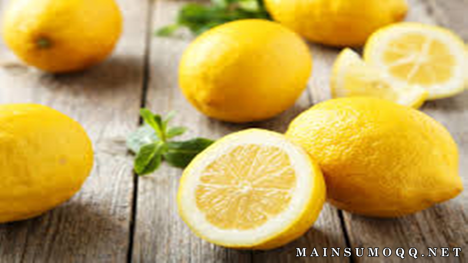 Manfaat Minum Air lemon : Cegah Penuaan Dini