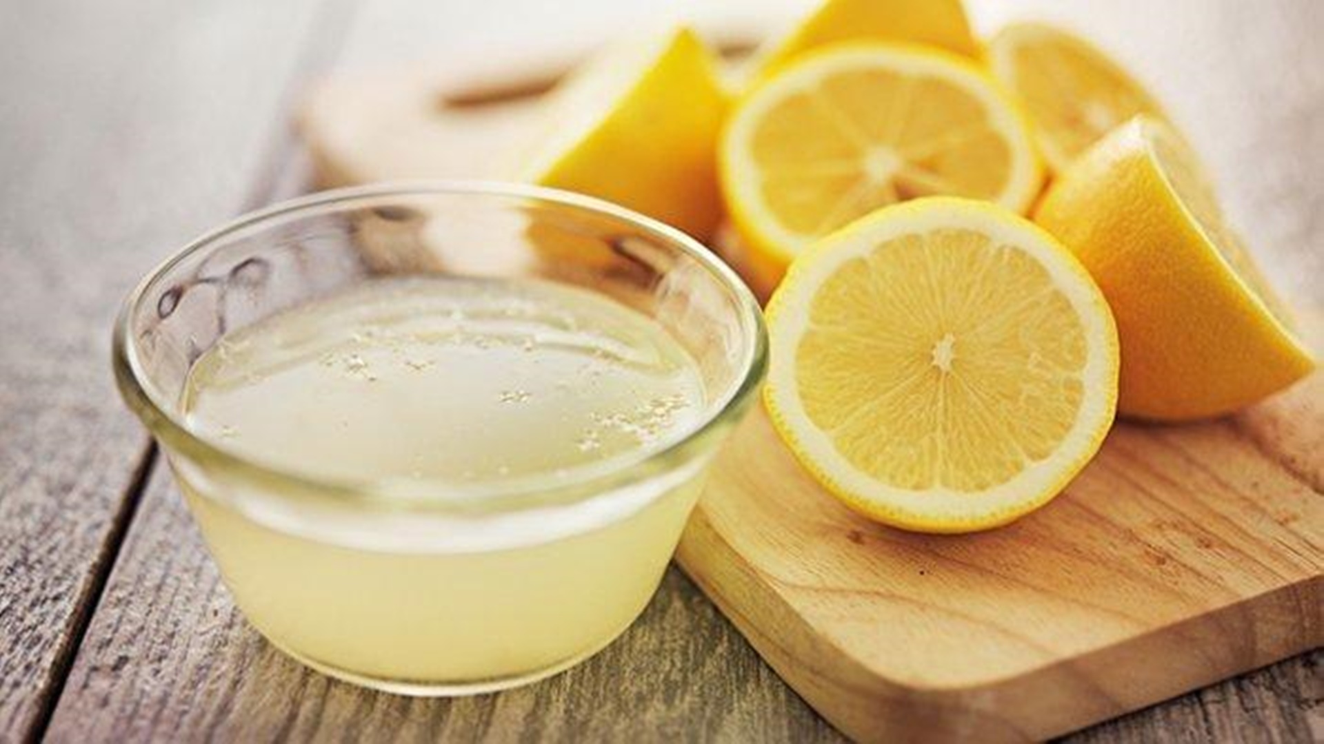 Khasiat Minum Air Lemon Sebelum Tidur