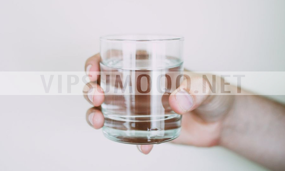 Aturan Minum Air Putih yang Benar Bagi Tubuh
