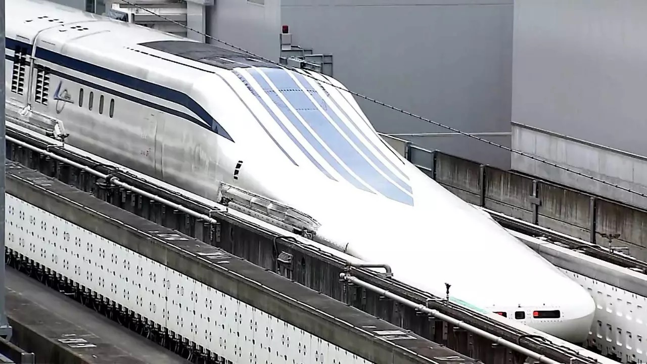 Jepang Punya Kereta Supercepat