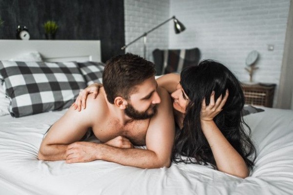 Kode Seksual Terbaik untuk Pasangan saat Terangsang
