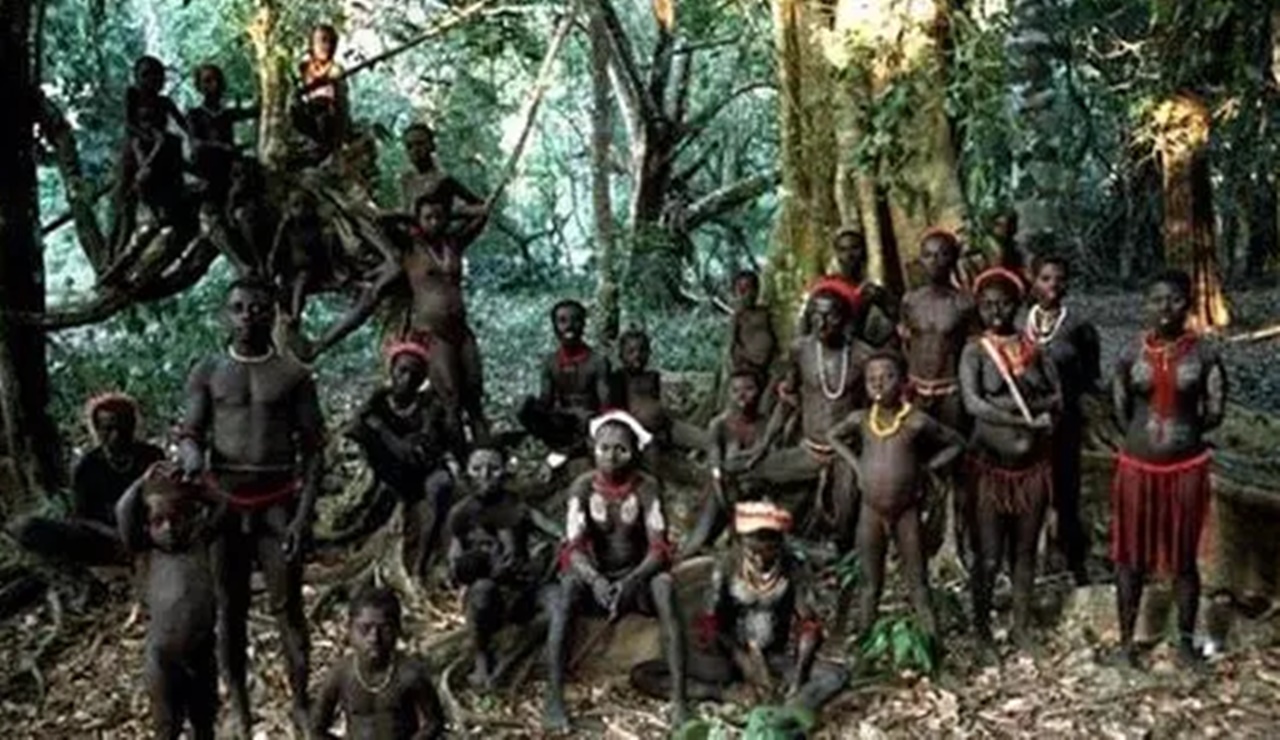 Suku Fore Papua Nugini, Suku Yang Memakan Daging Manusia