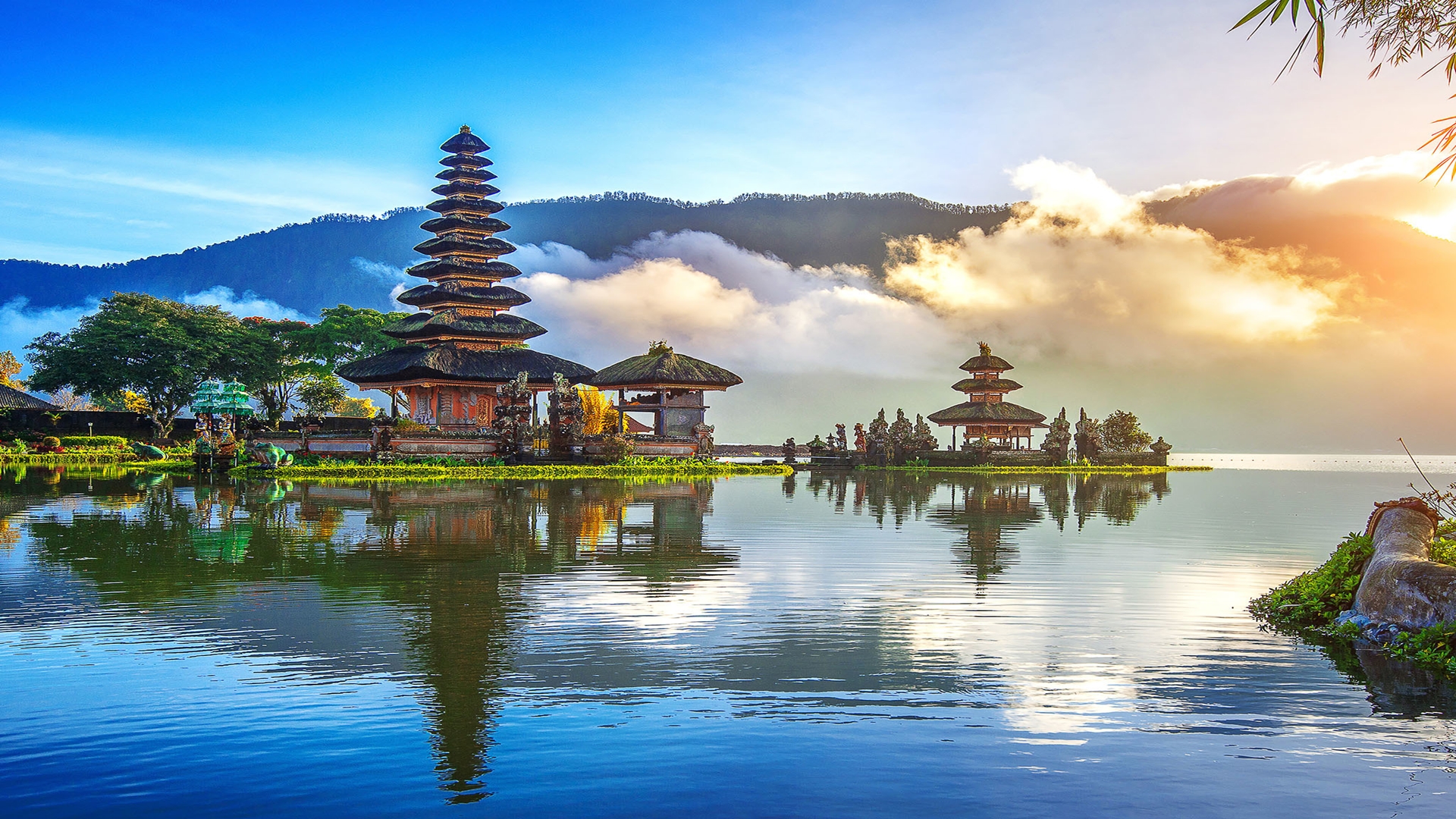 5 Tempat Nongkrong di Bali dengan View Pantai