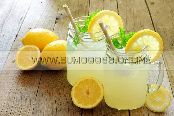 Manfaat Rutin Minum Air Lemon di Pagi Hari