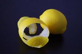 Coba Rutin 2 Kali Seminggu Pakai Kulit Lemon untuk Wajah Glowing dan Warna  Kulit Merata, Lihat Sendiri Hasilnya! - Semua Halaman - Nakita