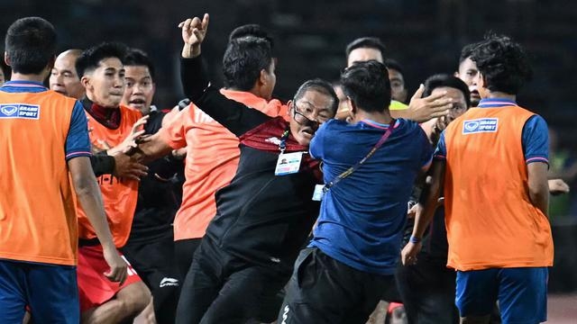 5 Drama Kontroversial di Final SEA Games 2023: Perang Bubat Timnas Indonesia U-22 Vs Thailand, Kartu Beterbangan